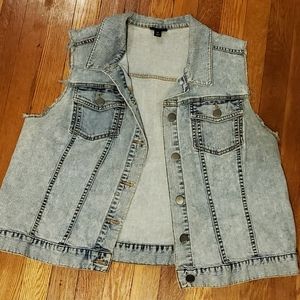 Crop denim vest